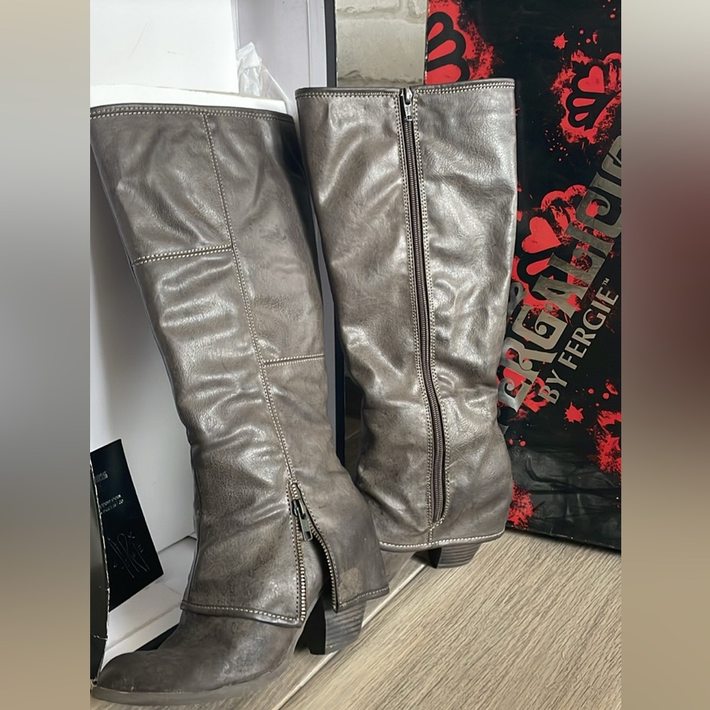 Low Heeled Women’s Boots